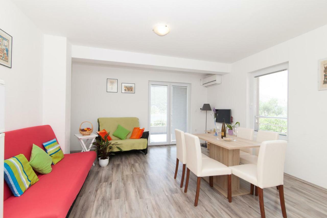 Timbar Apartment Grebastica